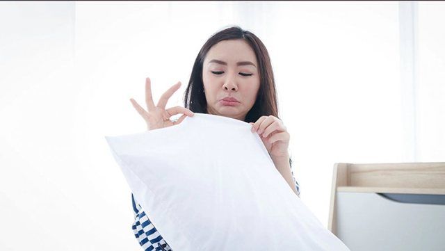 Nuk do u besoni syve kur të lexoni se sa baktere kanë këllëfët e jastëkëve në verë