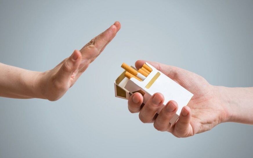 Ushqimet që do t’ju ndihmojnë të lini duhanin me lehtësi