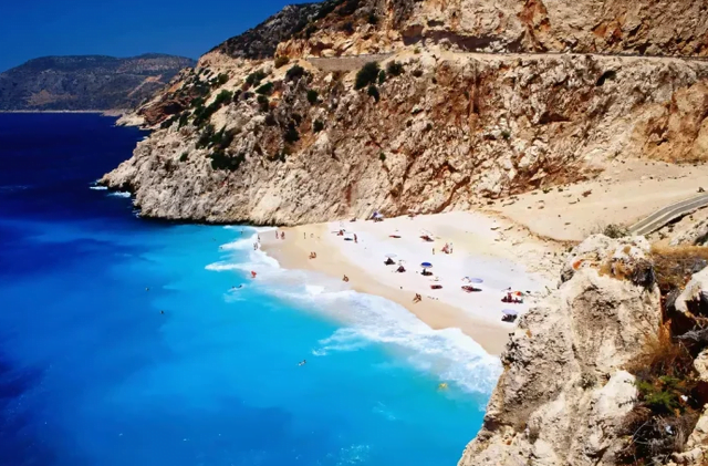 Plazhi pasqyrave4818787390518893561