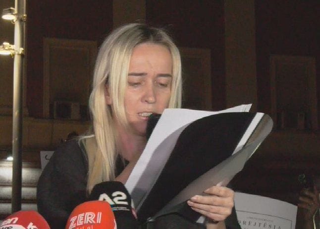 Protesta për Egli Progën/ Motra e 42-vjeçarit: Im vëlla u vra nga 4 barbarë, 3 prej tyre kanë 9 ditë që pinë raki
