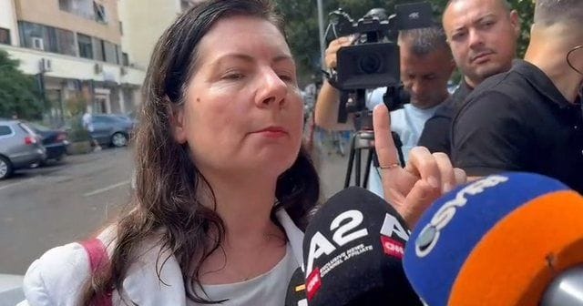 “Flakonët e kimios i blinim në farmacinë pranë spitalit”/ Denoncim i ri për mjeken e Onkologjikut: Na mori 1 mijë euro, djali vdiq…