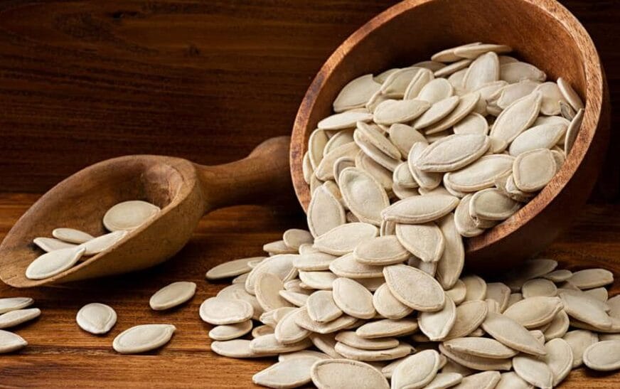 Farat e kungullit ndihmojnë në përmirësimin e gjumit? Ekspertët zbulojnë listën e ushqimeve që luftojnë pagjumësinë