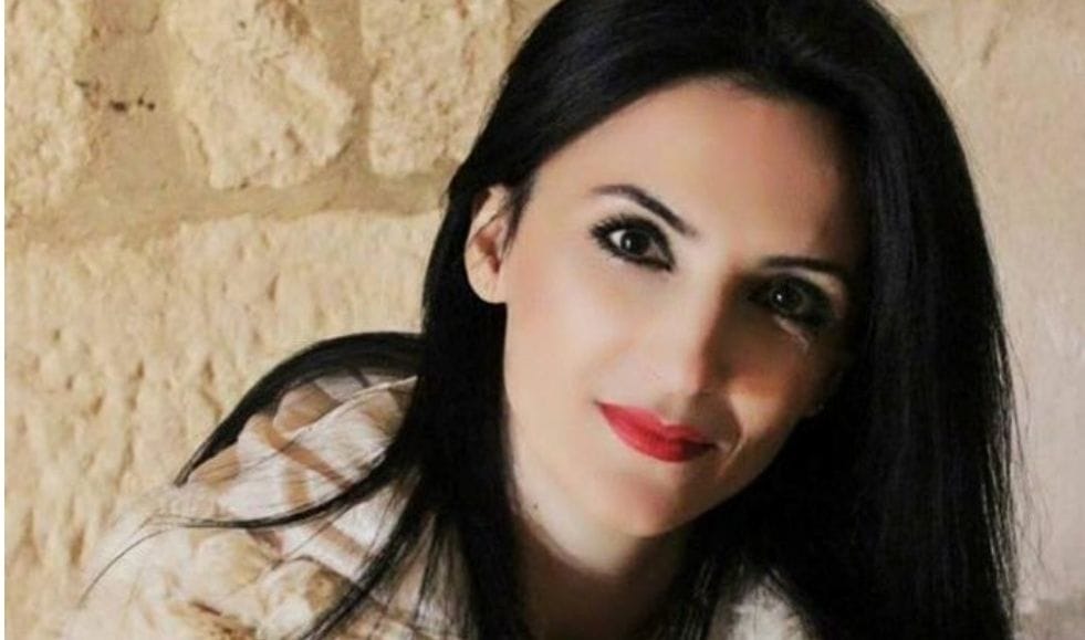 Majlinda Nana Rama: Eja, i dashur, eja se ika…