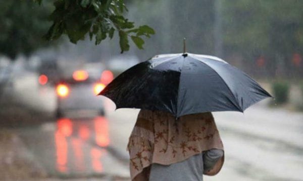 Mos harroni çadrat!Vranësira dhe reshje shiu, si parashikohet moti për sot