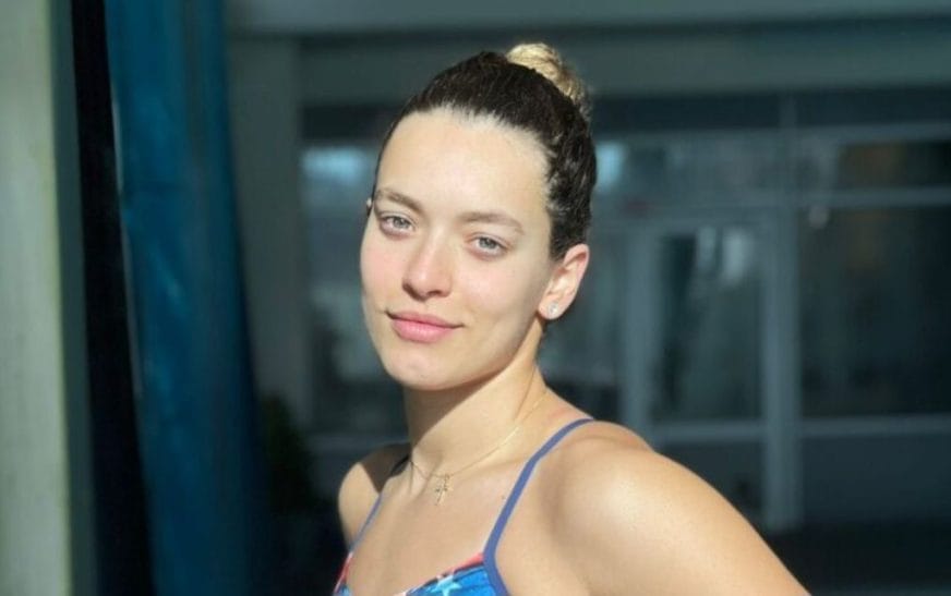 Notaria fierake Nikol Merizaj shkëlqen në Greqi