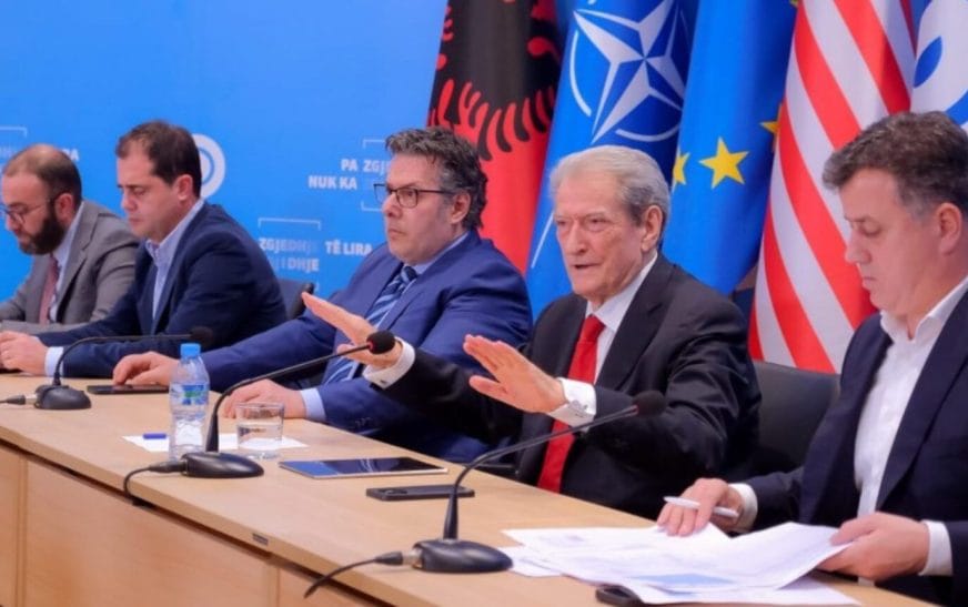 Photogrid site 1741816473611 1536x8647537029433576839019