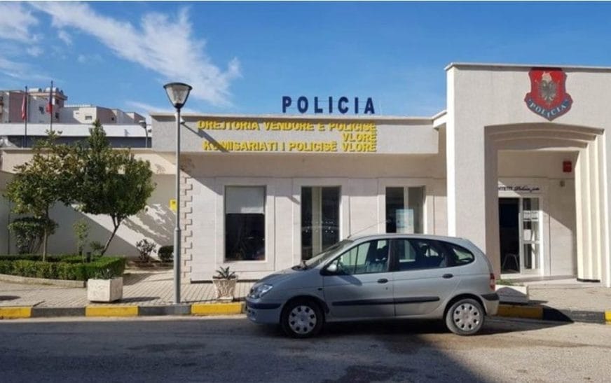 Parandalohet krimi në Vlorë, 2 adoleshëntë kanosin një 11-vjeçar! Gjenden thika dhe shkopinj druri