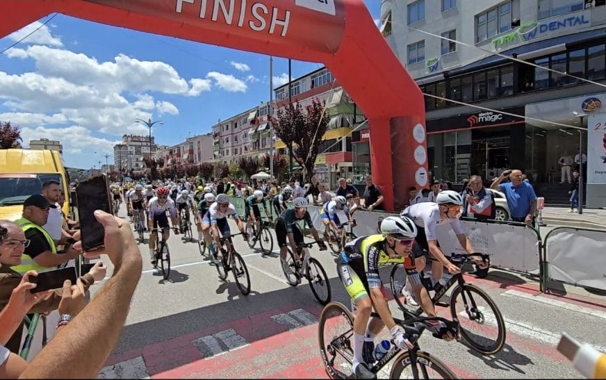 Mbyllet në Fier turi çiklistik i Shqipërisë, shpallen fituesit e garës tradicionale