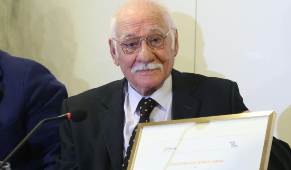 Reshat Arbana feston 85-vjetorin, “Nderi i Kombit” që mbetet zëri i artit shqiptar