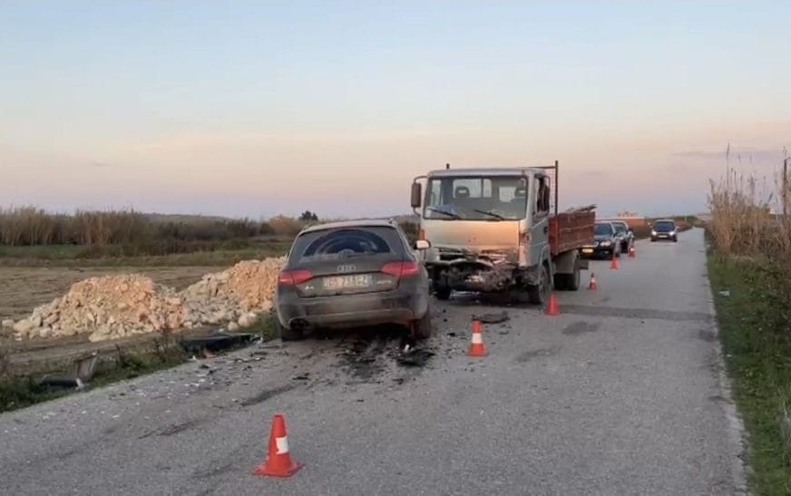 Aksident në rrugën dytësore drejt Baltëzës në Fier