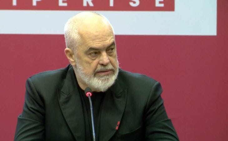 Rama pranon mangësitë në takim me kryebashkiakët socialistë, paralajmëron penalitet për qytetarët që s’pranojnë…